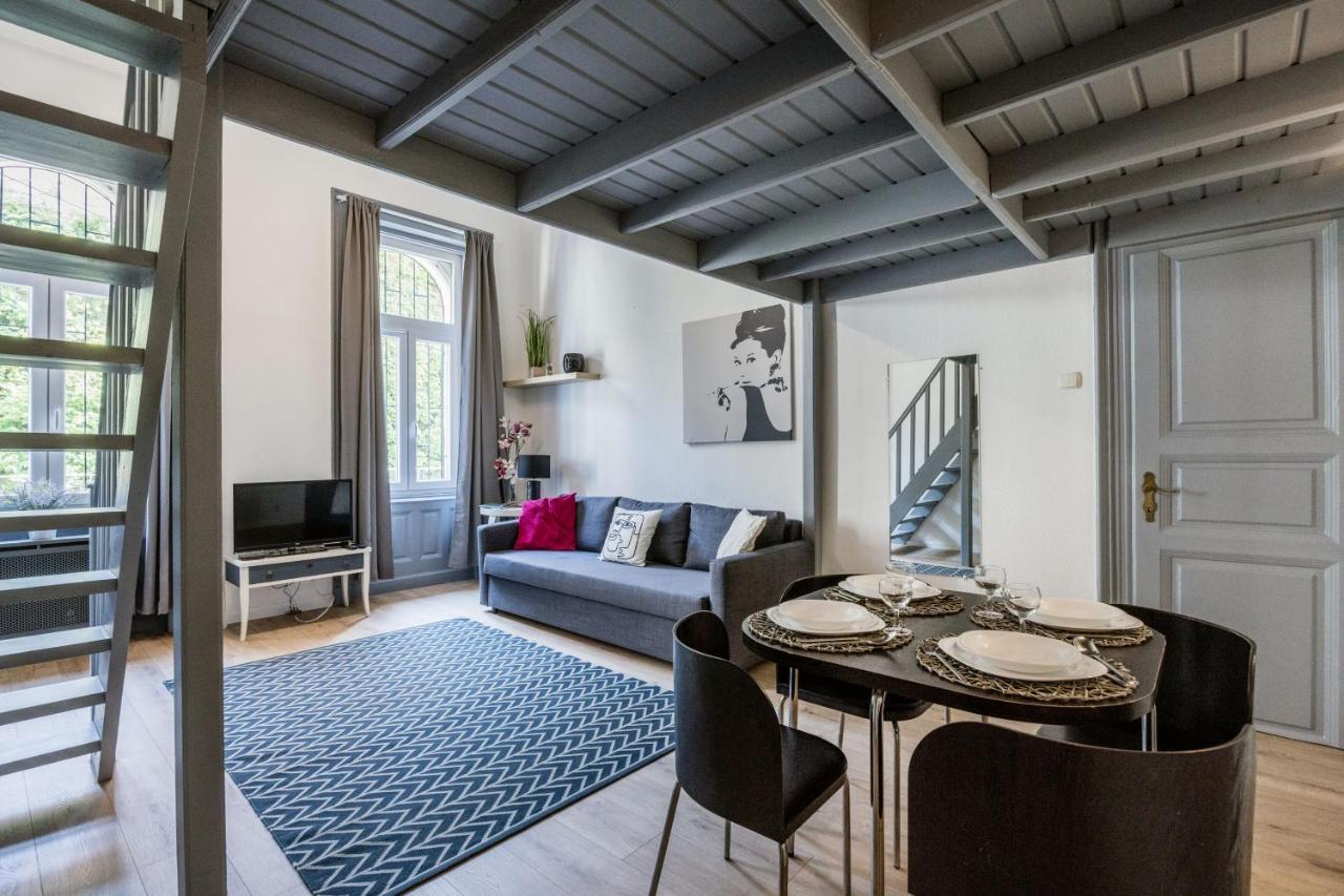 Apartment Trendy At The Hippest Location
